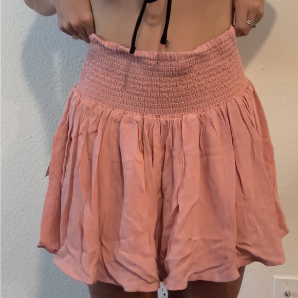Pink mini skirt! - Picture 2 of 3